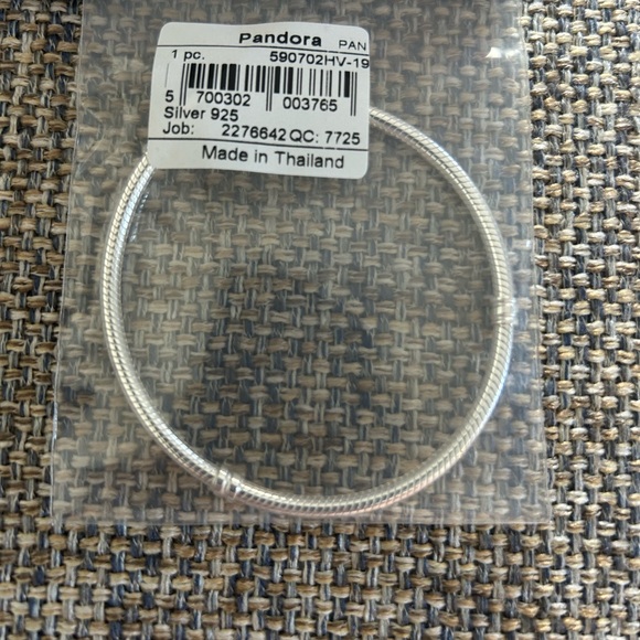 Pandora NIB Classic Silver Bracelet - Picture 2 of 7